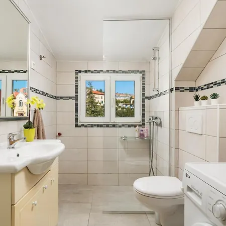 Apartment Center Catalina -1st Row To The Sea Opatija